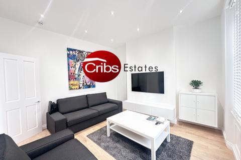 6 bedroom house share to rent, London, SW9