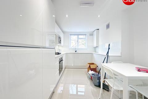 6 bedroom house share to rent, London, SW9
