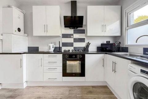4 bedroom bungalow to rent, Loose Road, Maidstone, Kent, ME15