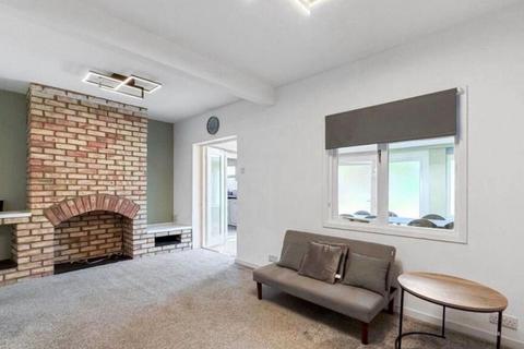 4 bedroom bungalow to rent, Loose Road, Maidstone, Kent, ME15
