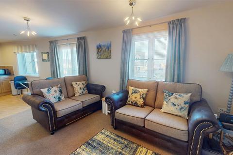 2 bedroom apartment for sale, Juniper Court, Northowram