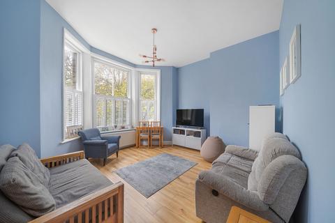 2 bedroom flat for sale, Central Hill, London SE19