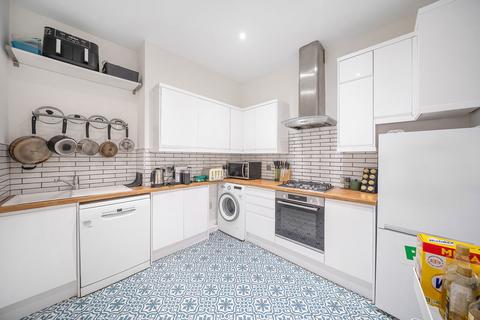 2 bedroom flat for sale, Central Hill, London SE19