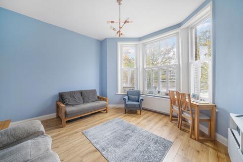2 bedroom flat for sale, Central Hill, London SE19