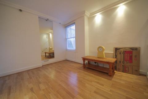 1 bedroom flat to rent, Haslemere Road, Winchmore Hill, N21