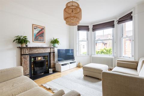 5 bedroom semi-detached house for sale, Lynwood Road, Redhill