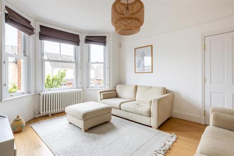 5 bedroom semi-detached house for sale, Lynwood Road, Redhill