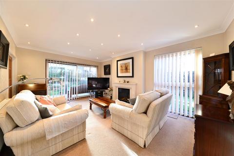 4 bedroom detached house for sale, Whitney Drive, Stevenage