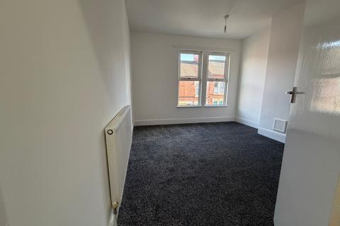 3 bedroom terraced house to rent, Halstead Street, Leicester LE5