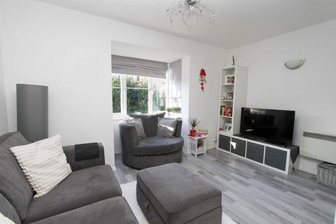 undefined, Foxglove Way, Hackbridge SM6