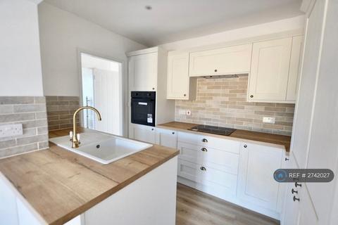 3 bedroom bungalow to rent, Bybrook Road, Kennington, Ashford, TN24