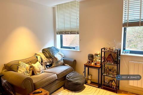 1 bedroom flat to rent, West House, Haslemere, GU27