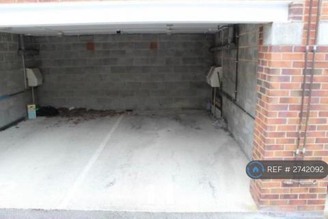 2 bedroom flat to rent, The Grange, Leeds, LS12