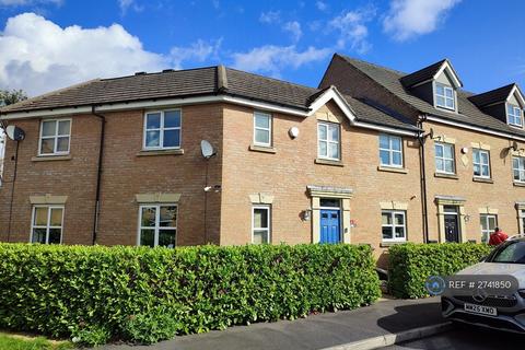 3 bedroom terraced house to rent, Lawnhurst Avenue, Manchester, M23
