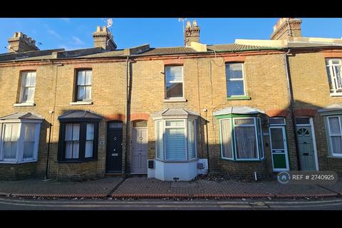 3 bedroom terraced house to rent, St. Peters Grove, Canterbury, CT1
