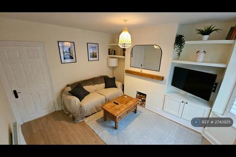 3 bedroom terraced house to rent, St. Peters Grove, Canterbury, CT1