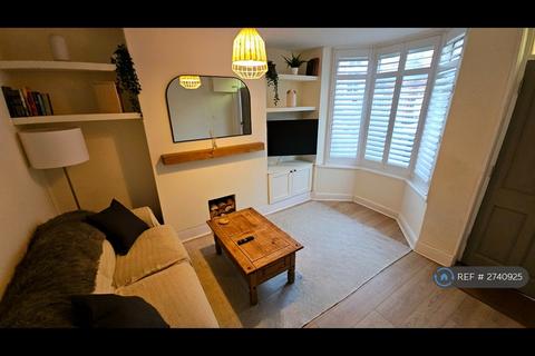 3 bedroom terraced house to rent, St. Peters Grove, Canterbury, CT1