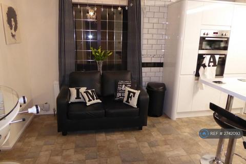 1 bedroom in a house share to rent, Chilcombe Way, Reading, RG6