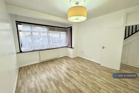 3 bedroom terraced house to rent, Warley Avenue, Dagenham, RM8