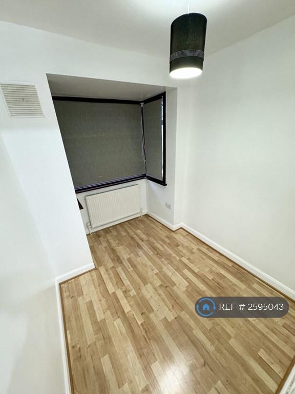 Bedroom 3 - Single