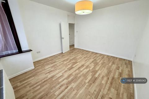 3 bedroom terraced house to rent, Warley Avenue, Dagenham, RM8