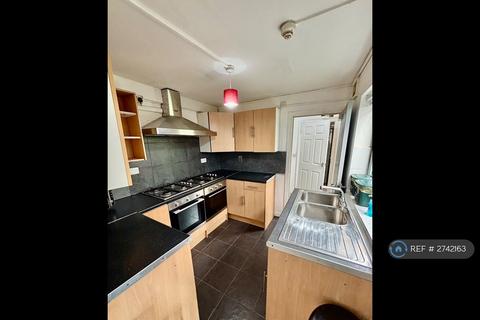 6 bedroom terraced house to rent, King Edwards Road, Swansea, SA1