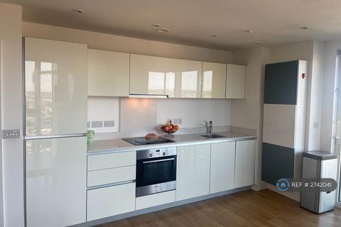 2 bedroom flat to rent, Residence Tower, London, N4