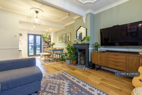 4 bedroom terraced house to rent, Tilbrook Road, London, SE3