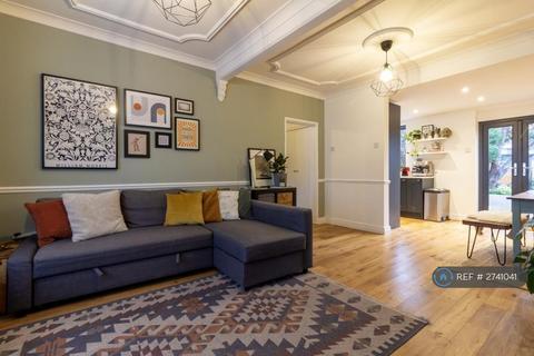 4 bedroom terraced house to rent, Tilbrook Road, London, SE3