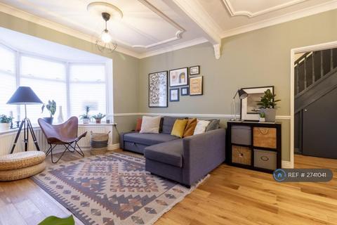 4 bedroom terraced house to rent, Tilbrook Road, London, SE3