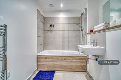 2 bedroom flat to rent, Vicarage Grove, Eccles, M30