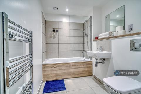 2 bedroom flat to rent, Vicarage Grove, Eccles, M30