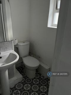 undefined, Sunbury On Thames, Sunbury, TW16