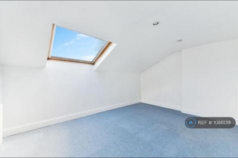 1 bedroom flat to rent, Balham High Road, London, SW12