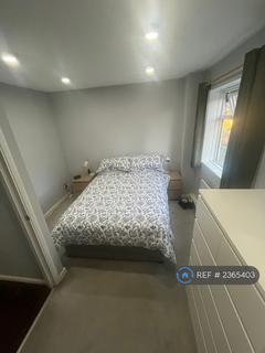 2 bedroom flat to rent, Denmark Avenue, London, SW19
