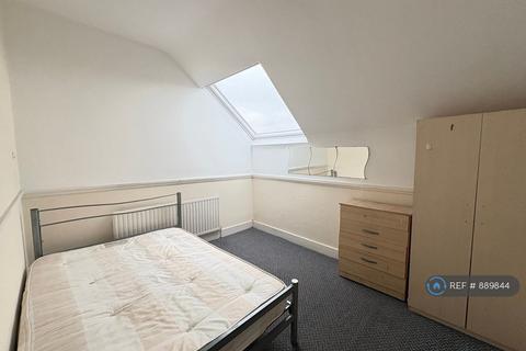 3 bedroom flat to rent, Ealing Road, Wembley, HA0