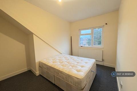 3 bedroom flat to rent, Ealing Road, Wembley, HA0