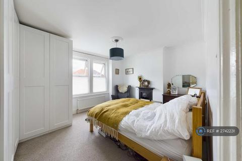 2 bedroom end of terrace house to rent, Rosebery Avenue, Gloucester, GL1
