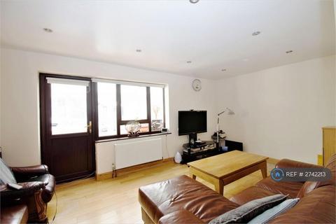 4 bedroom detached house to rent, Sirius Close, Wokingham, RG41