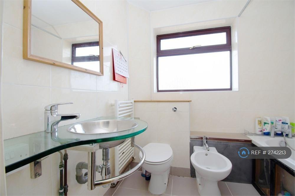 Main Bathroom