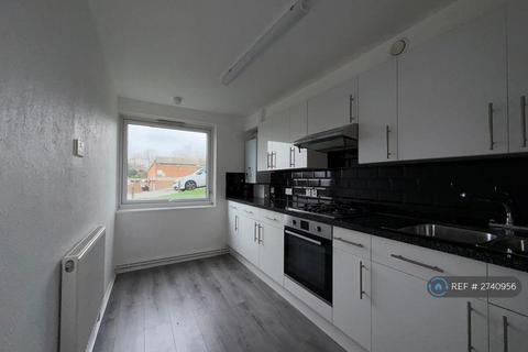 2 bedroom flat to rent, Menlo Gardens, London, SE19
