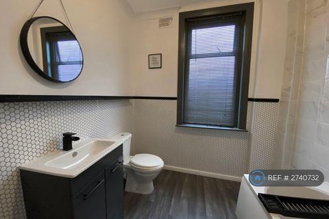 2 bedroom terraced house to rent, Swallow Avenue, Leeds, LS12