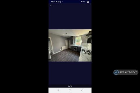 2 bedroom terraced house to rent, Ainsworth Road, Radcliffe, Manchester, M26