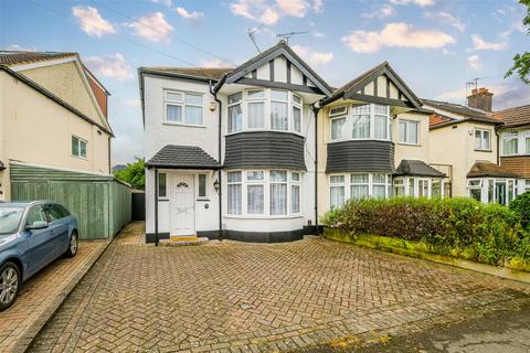 3 bedroom semi-detached house to rent, Brodie Road, North Chingford