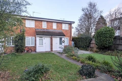 1 bedroom terraced house to rent, St Anns, Woking GU22