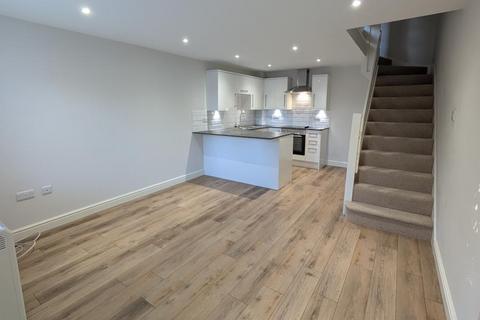 1 bedroom terraced house to rent, St Anns, Woking GU22