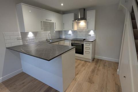 1 bedroom terraced house to rent, St Anns, Woking GU22