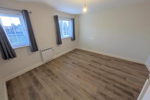 1 bedroom terraced house to rent, St Anns, Woking GU22