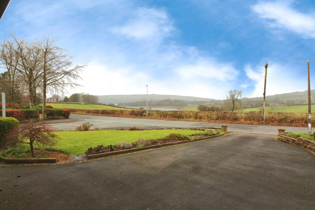 Driveway/View