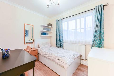 1 bedroom flat to rent, Sinclair Gardens, West Kensington, London, W14